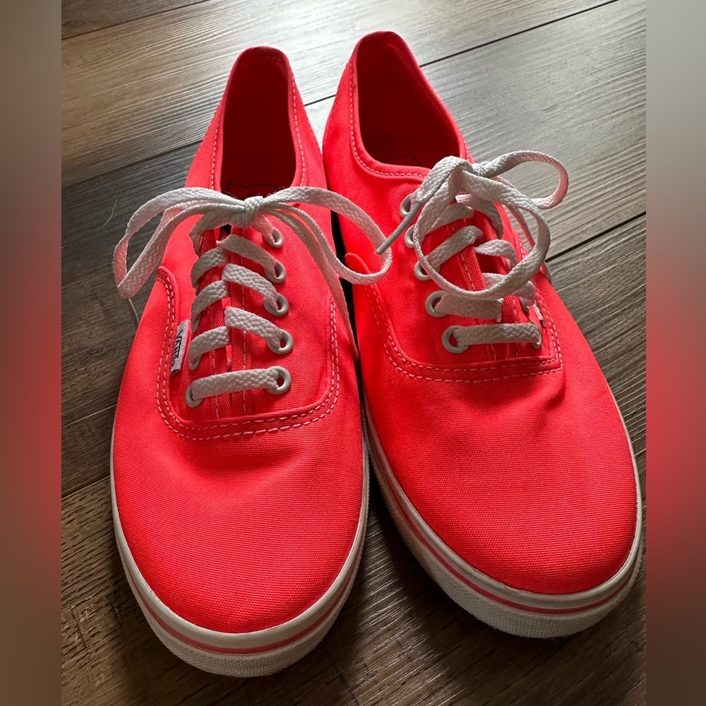 VANS neon coral lace up shoes‎ Size women 6 men 4.5
